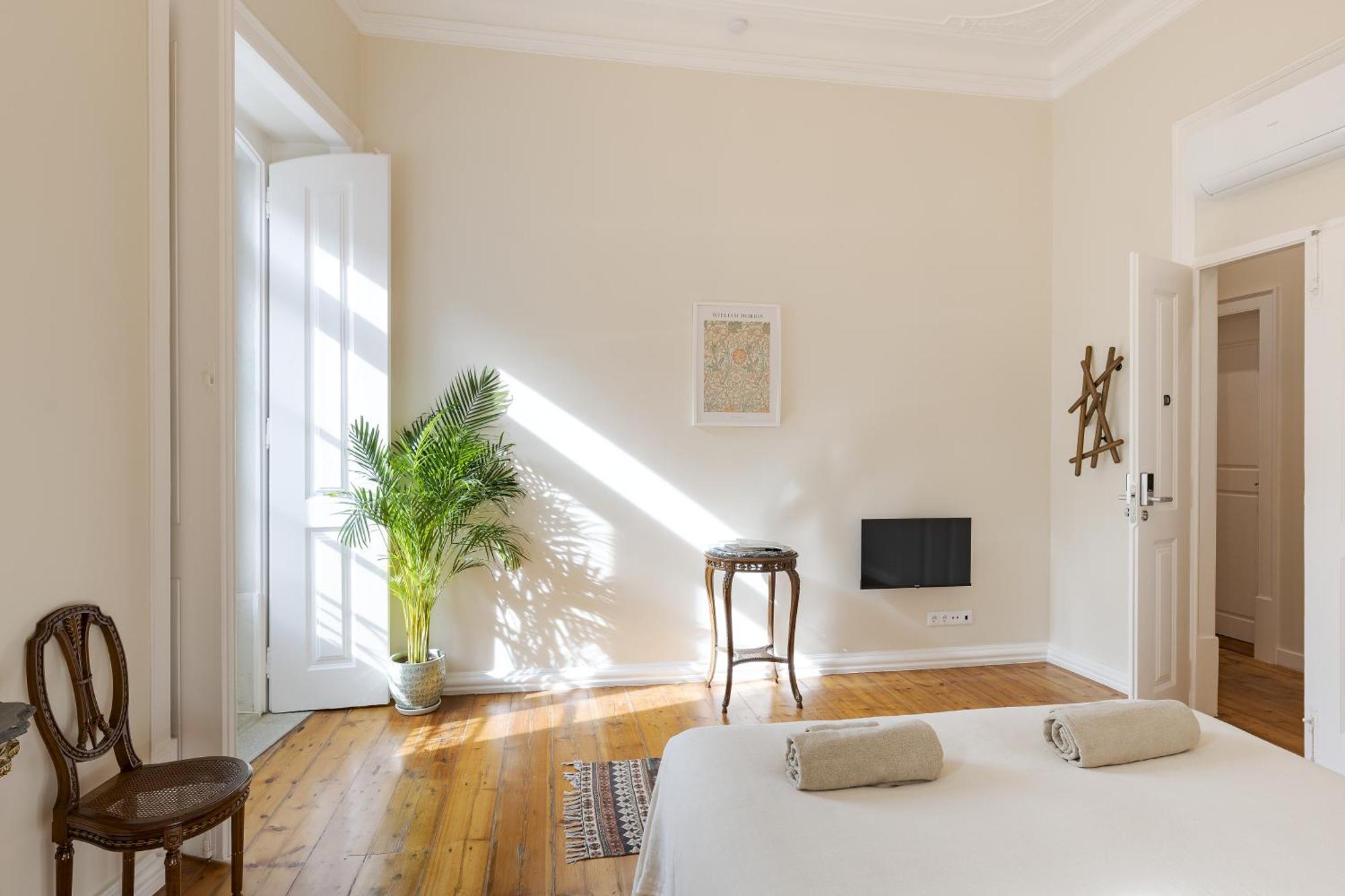 Santa Maria Rooms And Apartments Setubal Exterior photo